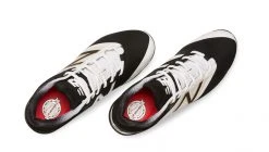 Hit After Hit New Balance – Black/White Low 4040v3 Baseball Spikes (L4040BW3)